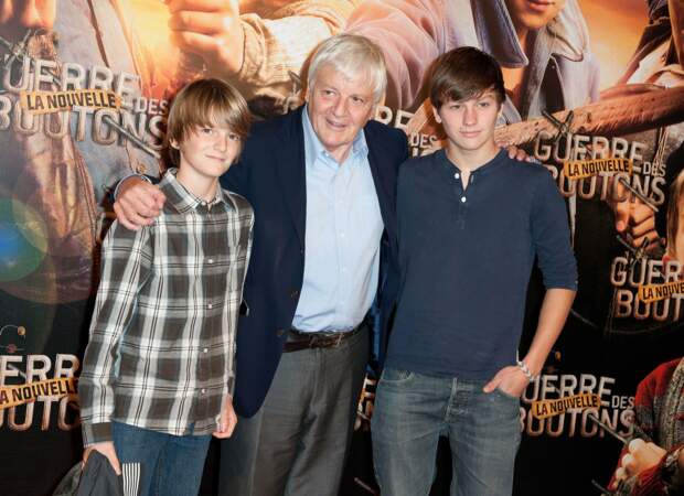 En 2011 à l'avant-première de La Nouvelle Guerre Des Boutons, avec son père et son petit frère Lancelot