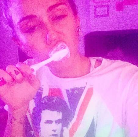 Miley Cyrus s'est brossée les dents...