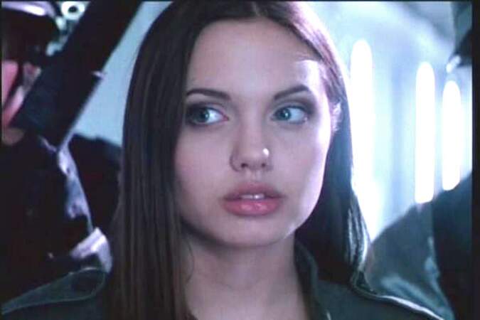 Angelina Jolie dans Cyborg 2 (1993)