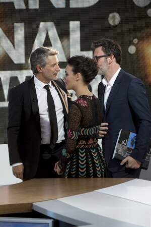 Antoine de Caunes, Bénérice Bejo et Michel Hazanavicius après l'émission