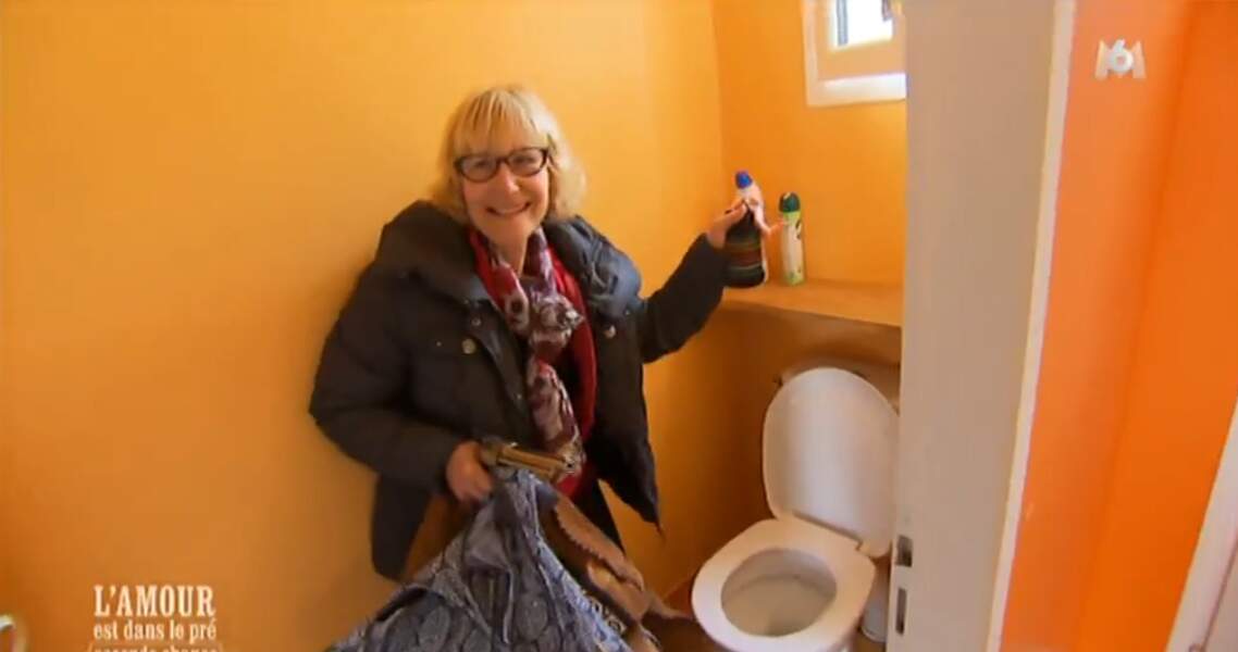 Marie-Pierre a trouvé une solution pour presser Philippe : menacer de jeter son portable dans les toilettes