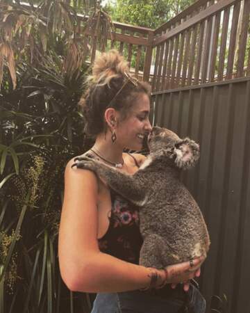 Paris Jackson a joué à la maman koala. 