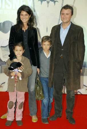 Alexandre Brasseur pose avec sa famille, en 2006 