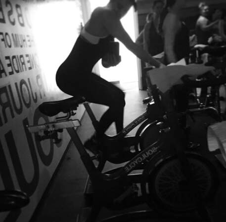 Motivation pour Khloé Kardashian également, en pleine séance de cycling !