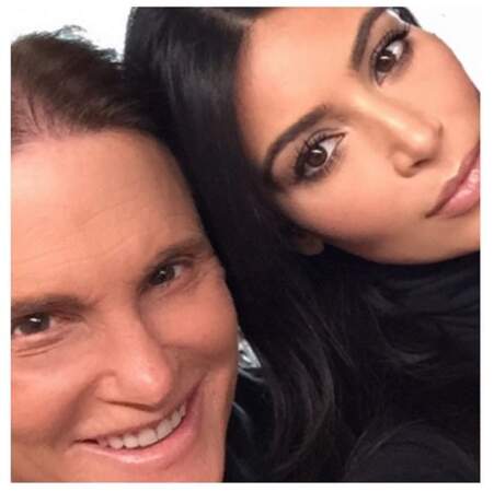 Kim Kardashian est fière de son beau-père Bruce. Ca méritait bien un petit selfie.