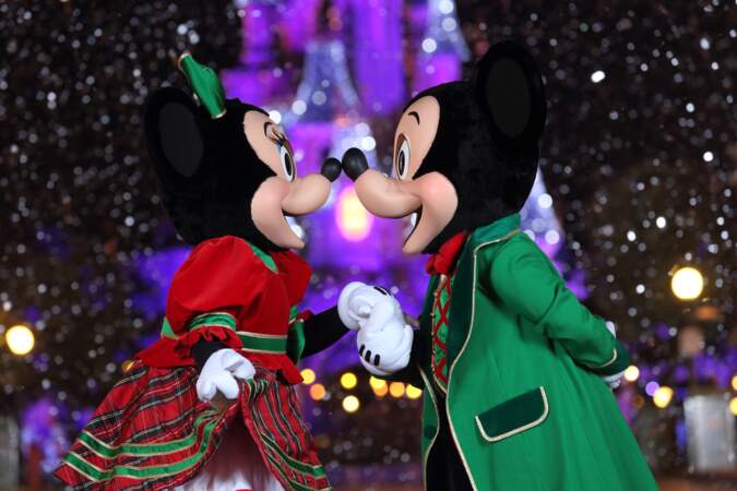 On finit avec un bisou de Mickey et Minnie