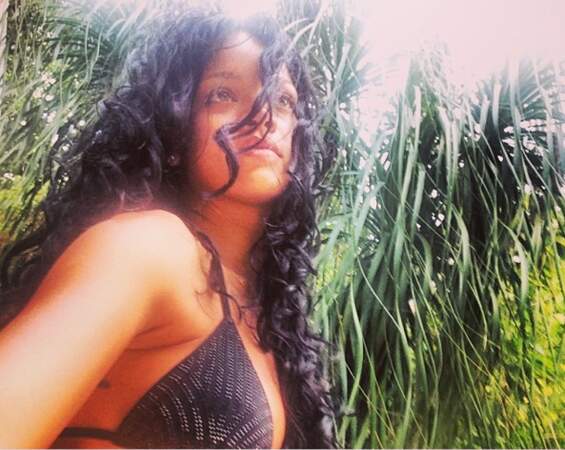 Rihanna, perdue dans la jungle et muy sexy ! 