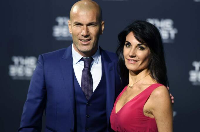 Coach déjà incontournable du Real Madrid, Zidane a fait le déplacement avec sa femme Véronique