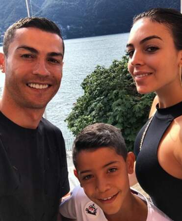 Une belle photo de famille du côté des Ronaldo. 