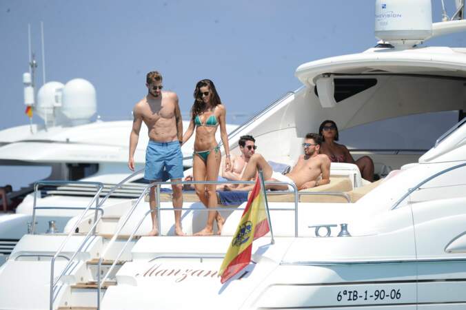 Le gardien du PSG et sa compagne, le mannequin Izabel Goulart, ont embarqué sur leur yacht
