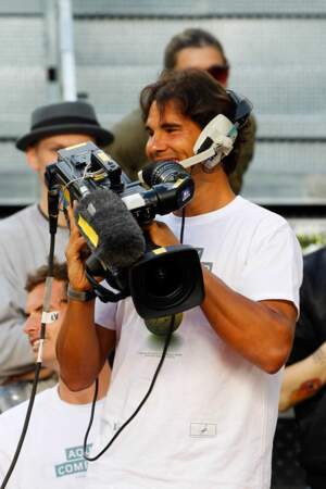 Ah, Rafael Nadal a aussi voulu tester ses talents de cameraman. 