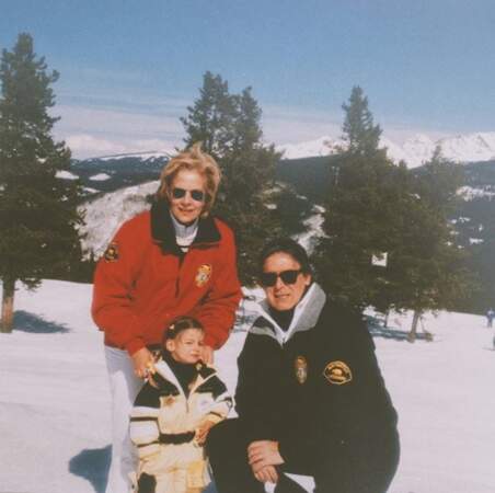 Petite compil' de photos vintage : Darina Scotti, sa maman Sylvie Vartan et son papa Tony Scotti. 