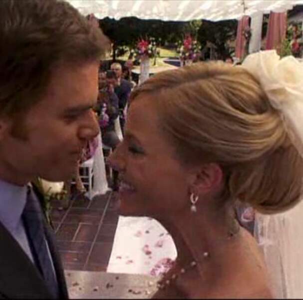 Dexter : le tueur en série ( Michael C Hall) avait épousé la gentille et fragile Rita (Julie Benz)