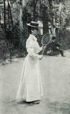 Après Adine Masson (vainqueur en 1897,1898, 1899, 1902 et 1903), au tour de Hélène Prévost en 1900