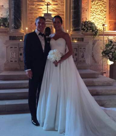 Bastian Schweinsteiger a sauté le pas. Félicitations aux jeunes mariés !