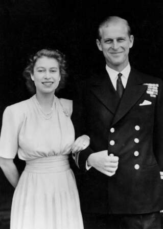 Le 9 juillet 1947, elle se fiance avec son amour de toujours Philip Mountbatten