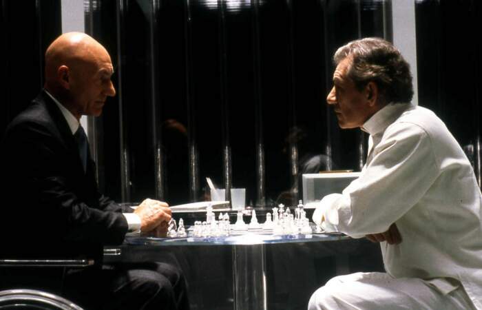Professeur X et Magneto, les deux amis/ennemis autour d'un jeu d'échecs