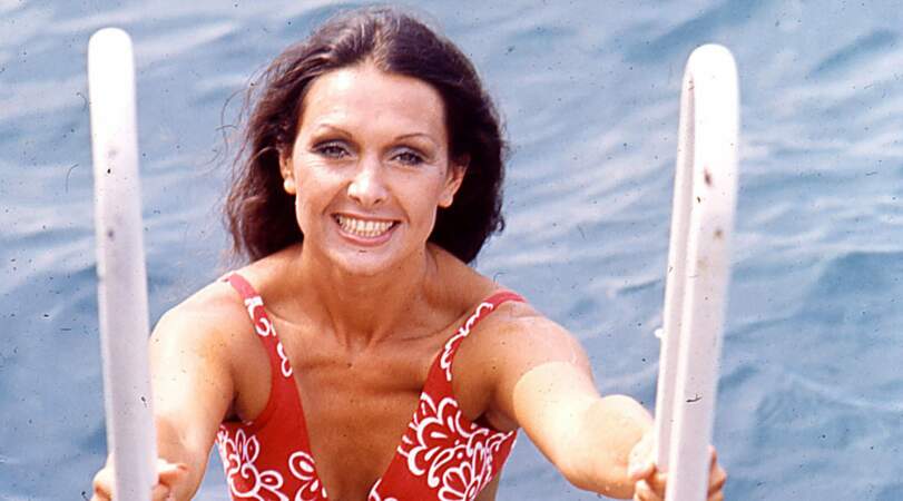 Denise Perrier fait une apparition éclair en Bond girl dans Les diamants sont éternels (1971) avec Sean Connery.