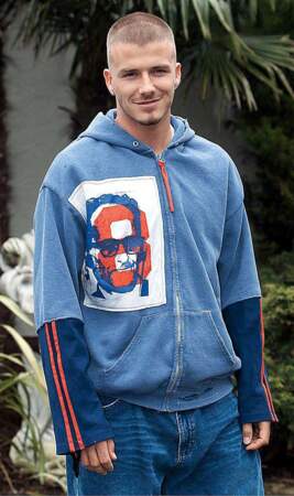 Cheveux rasé et jogging, pour ses 26 ans (en 2001), David Beckham n'était pas au sommet du style