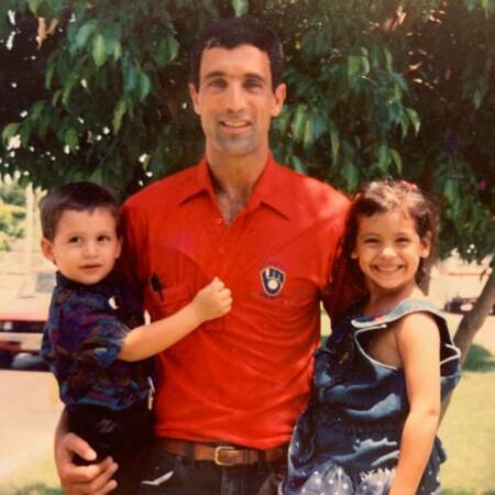 Stephanie Sigman, de SWAT, avec son frère et son père, Lee Sigman