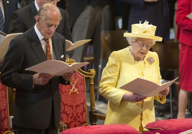La reine Elizabeth II et le prince Philip concentrés