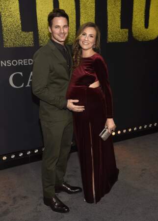Angela et Matt Lanter (90210) attendent leur premier enfant pour le début de l'année... 