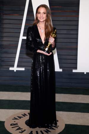 Alicia Vikander ne lâche plus son Oscar de la meilleure actrice dans un second rôle