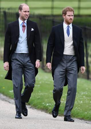 Le prince William et le prince Harry arrivent à leur tour au mariage de Pippa Middleton