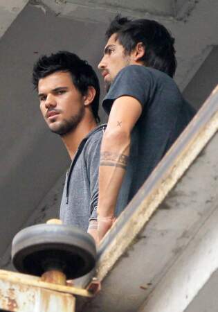 Son pote de la saga Twilight, Taylor Lautner, utilise aussi un acteur-doubleur