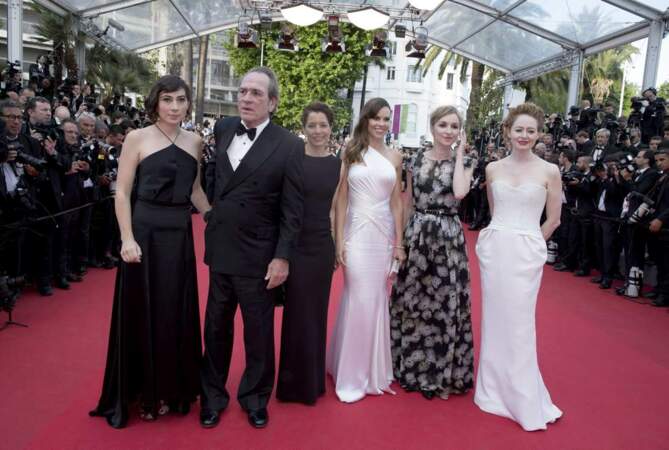 Tommy Lee Jones entouré de ses actrices pour son nouveau film The Homesman