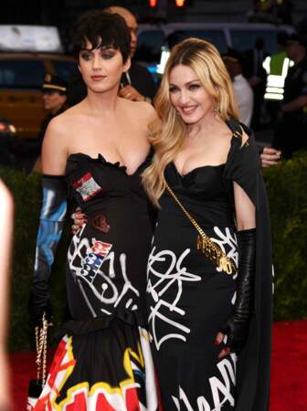 Madonna et Katy Perry ont dégainé des robes assorties même si cette dernière était surprenante avec sa coupe 