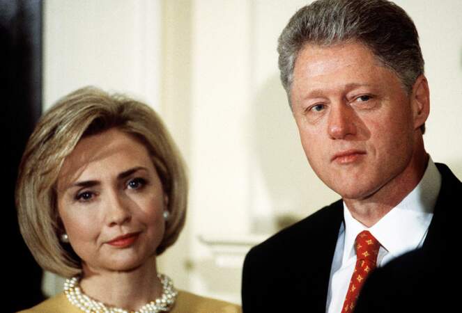En 1998, le Président américain Bill Clinton, après avoir nié sous serment, reconnaît avoir eu...
