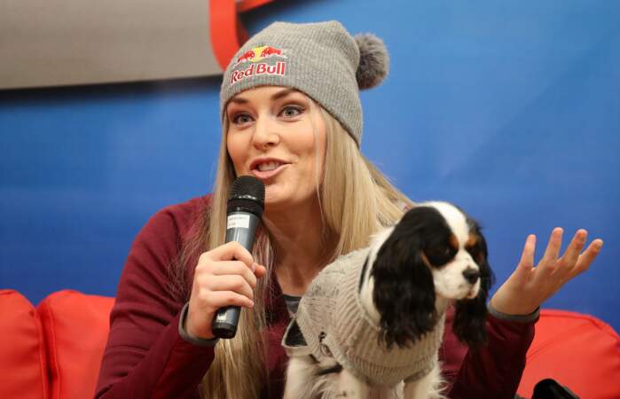 La skieuse Lindsay Vonn aime tellement ses chiens qu'ils ont droit à leur propre compte Instagram 