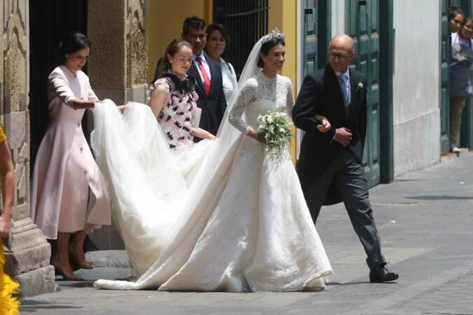 La mariée, elle, était accompagnée par son père, Felipe de Osma Berckemeyer
