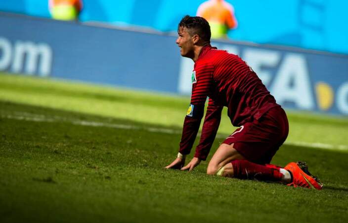 La tristesse de Cristiano Ronaldo, qui sait que son pays est éliminé de la Coupe du monde... 