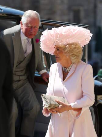 Camilla et le Prince Charles font leur entrée 