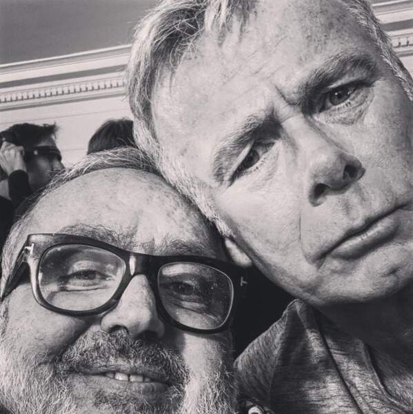 Selfie entre copains pour Dominique Farrugia et Franck Dubosc sur leur nouveau tournage. 