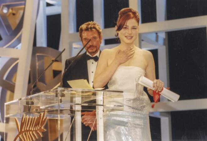1999 : Primée pour son rôle dans "Rosetta", Emilie Dequenne, alors méconnue, a du mal à retenir ses larmes