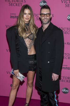 Behati Prinsloo, mannequin de Victoria's Secret et le leader du groupe Maroon 5 ont accueilli....