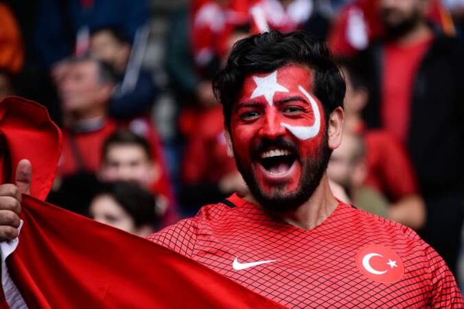 Dimanche, les Turcs ont vu rouge