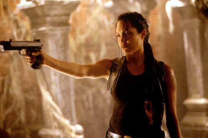 En 2001, pour le cinéma, Angelina Jolie se glisse dans le poom-poom short de l'aventurière 