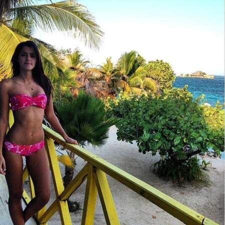 Paulina Vega s'adapte à tous les environnements : en bikini, elle est au top...