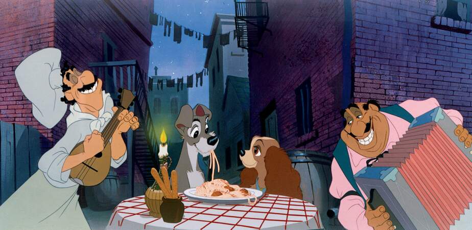 Et enfin pour le clin d'oeil... cette scène mythique dans La Belle et le Clochard. Spaghettis version canine !