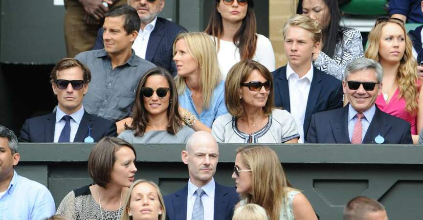 Derrière la famille Middleton, on retrouve Bear Grylls, le survivor ! Wimbledon, plus confortable que la jungle !  