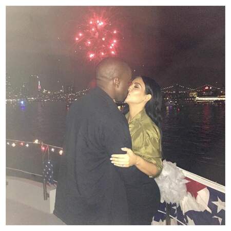 Trop mimi cette photo de Kim Kardashian et Kanye West qui fêtent le jour de l'indépendance des USA.