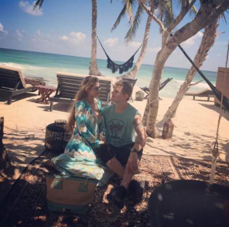 Trop mignon : c'est toujours l'amour fou entre Paris Hilton et son chéri, Chris Zylka. 