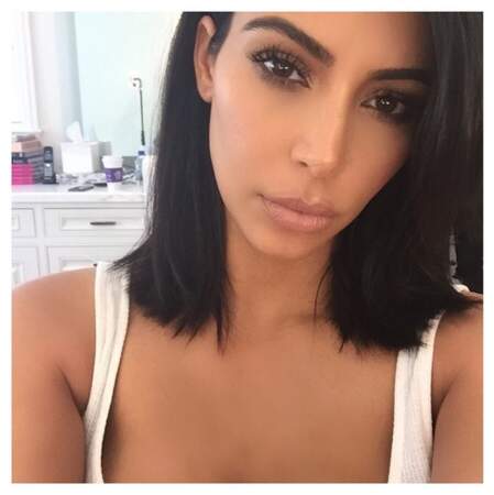 Kim Kardashian s'est coupé les cheveux. Très classe ce carré
