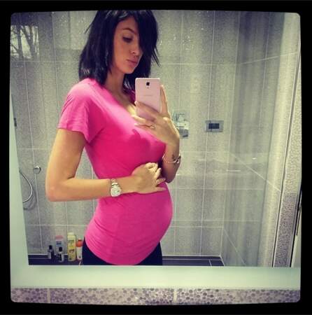 Jade Foret, fière de sa deuxième grossesse, dévoile son baby bump sur Instagram