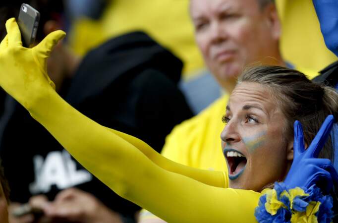 Yeux bleus et chevelure blonde, facile d'être assortie au pays quand on est Suédoise !