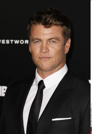 Sans oublier l'aîné de la fratrie, Luke Hemsworth, vu dans la série Westworld. Qui est le plus sexy ? 